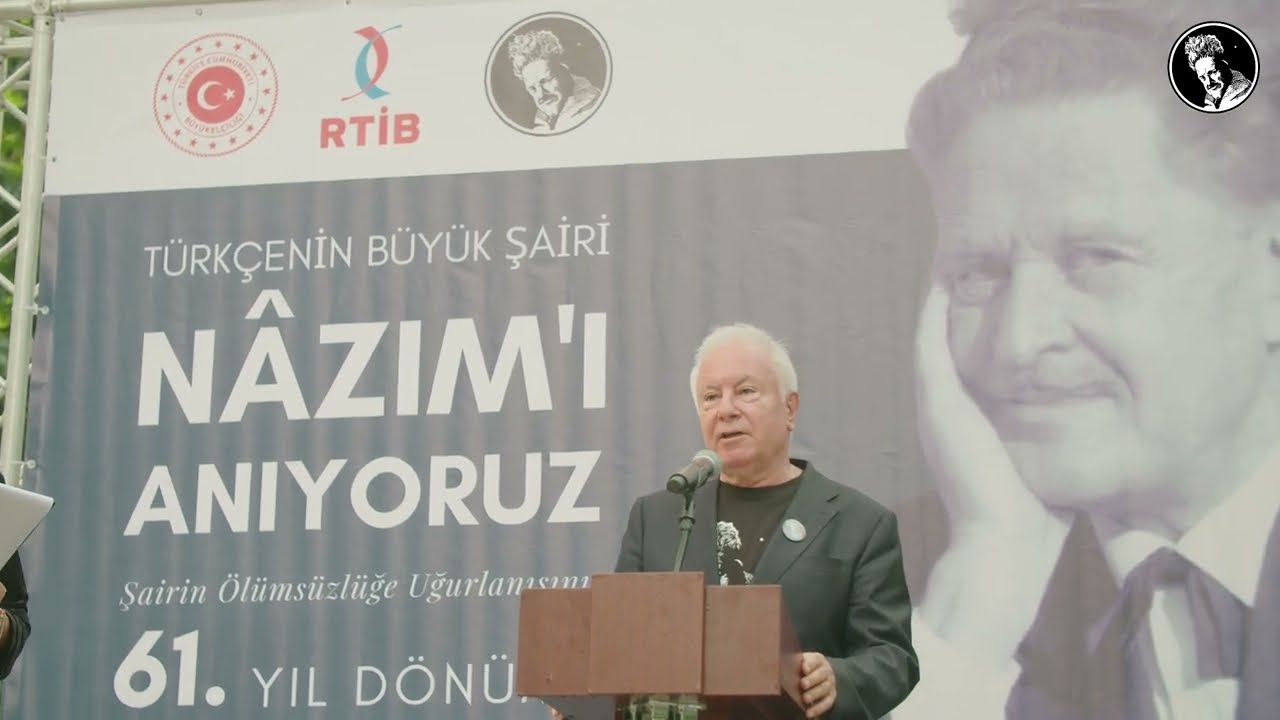 Nâzım Hikmet Kültür ve Sanat Vakfı Başkanı Ali Galip Savaşır Nâzım Hikmet’in mezarı başında konuştu.