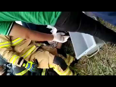 o corpo de Marília Mendonça quando foi retirado do aviao ! muito triste