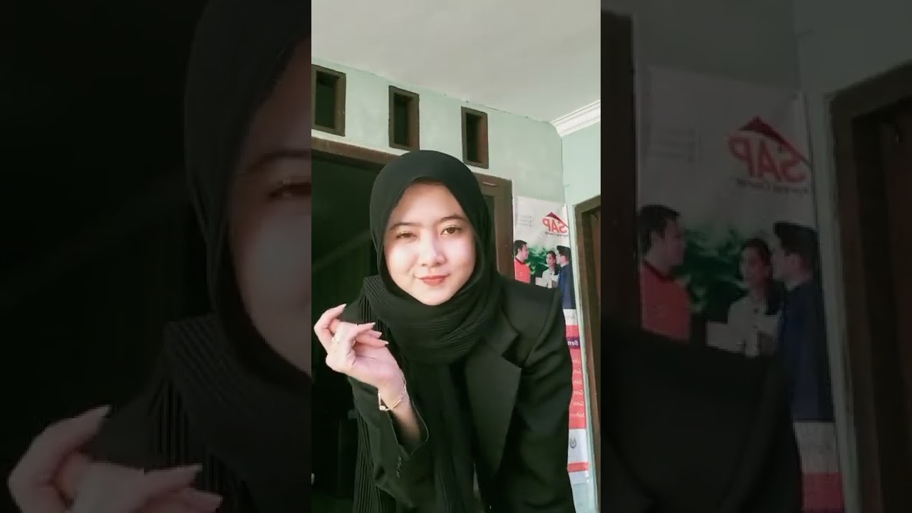 ochi alvira #ochialvira #tiktok #fyptiktok #viral #trending #cantik #artist #joget #pargoy #shorts