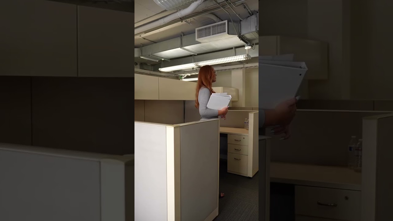 Office PAWG girl in white leggings #office #pawg #leggings #thick #thickfit #walking #redhead