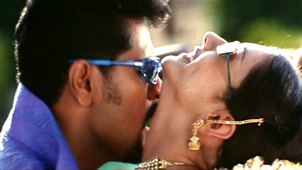 Oka Radha Iddaru Krishnula Pelli Movie || Aaku Vakka Video Song || Prabhu Deva, Namitha