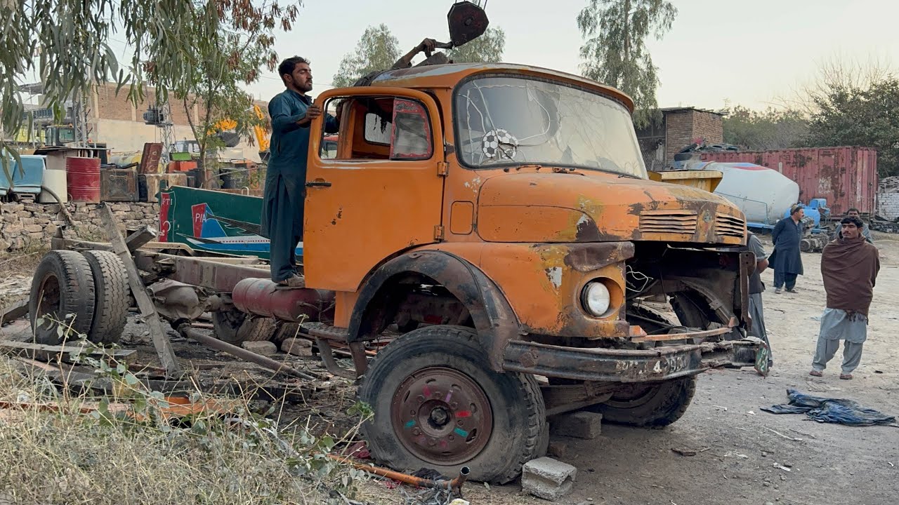 Old Pakistani Bedford truck was converted into a Japanese Dumper / Full Restorations