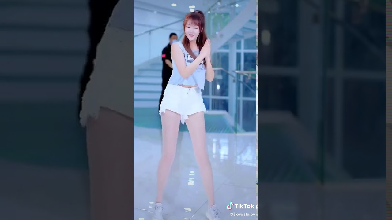 Olha essa menina dançando