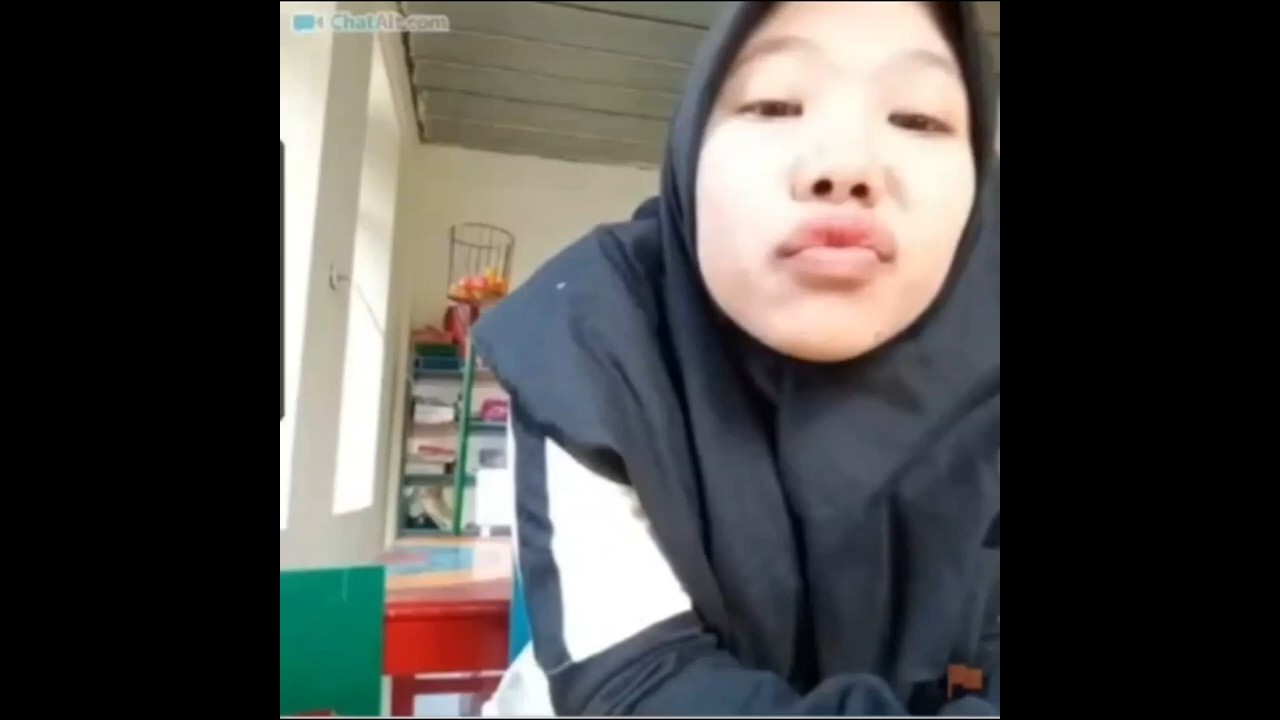 OME TV : Reaksi cewek cantik liat ular kasur prank vol.12