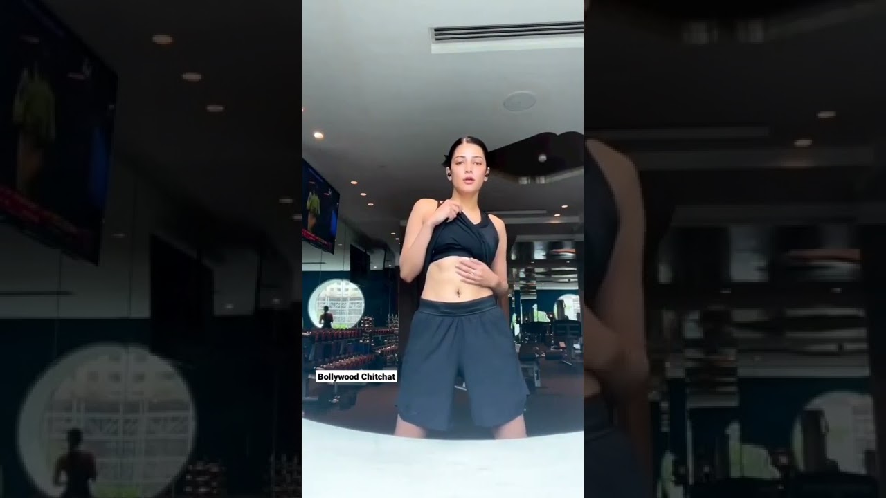 OMG 🔥 Shruti Hassan showing her abs #shrutihaasan #bollywoodchitchat #shorts