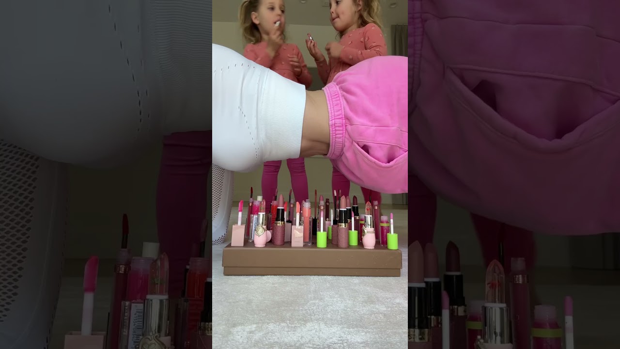 Omg, I almost touched a lipgloss 😱💄