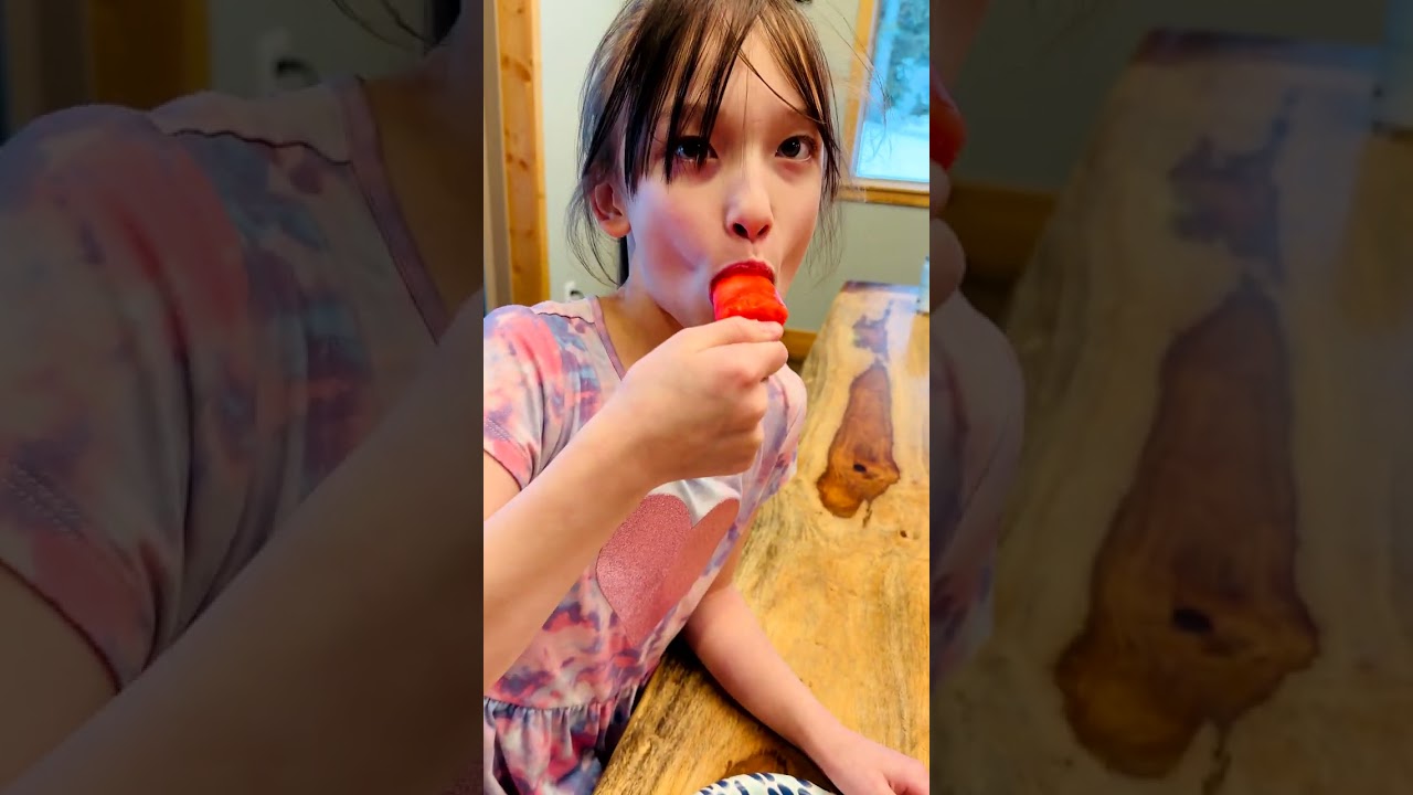 OMG! This Cute Girl is Eating a Popsicle and It's So Satisfying! 🍭#shorts #popsicle #cute #cutegirls