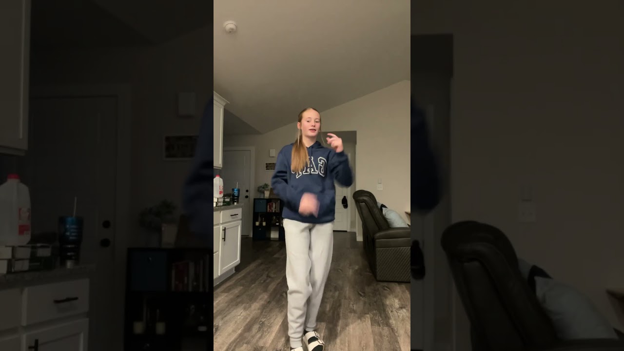 Ootd #tiktoks #fypシ゚ #blowup #viral #gap #ootd #outfits #dance #follow @Gap ￼
