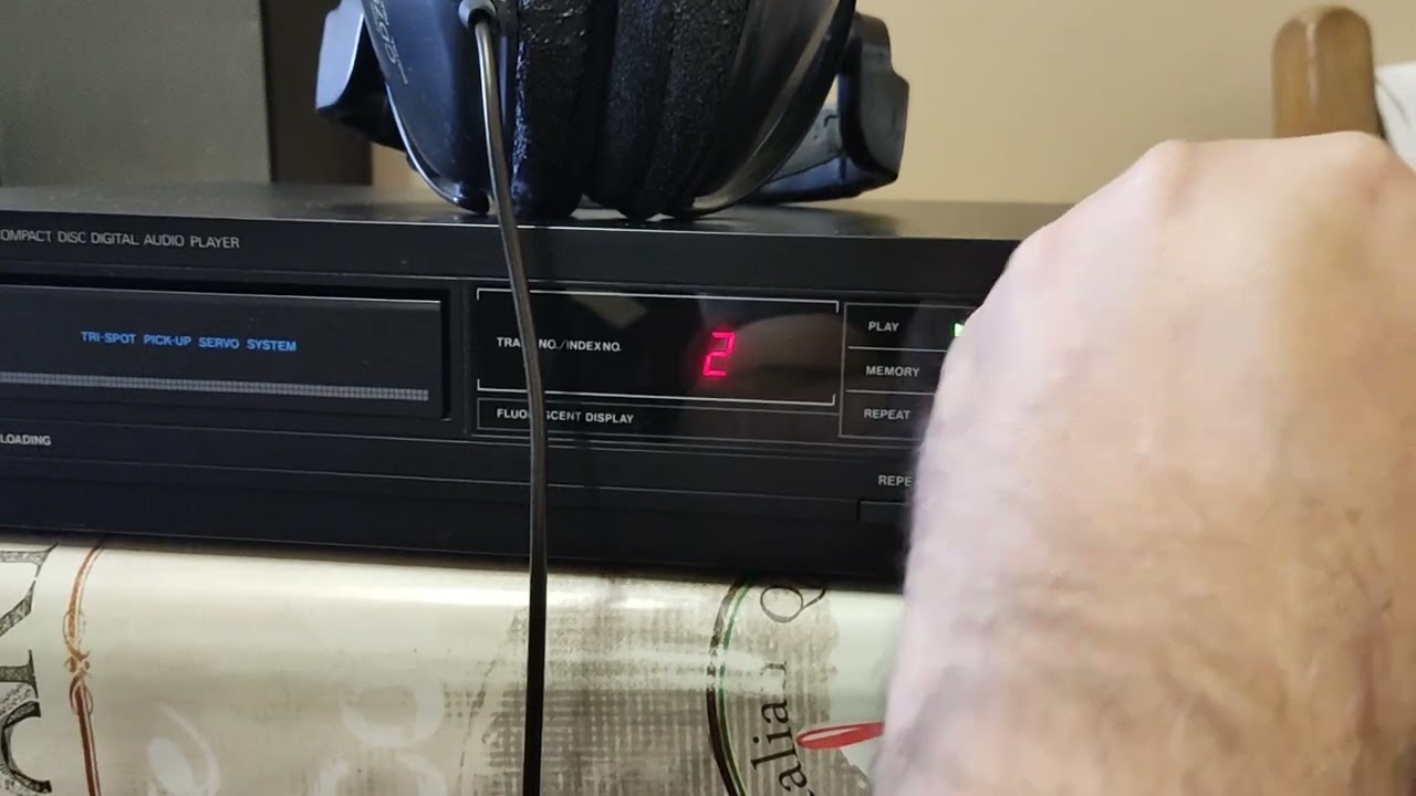Palladium CD-552 (1987) cd player function demonstration