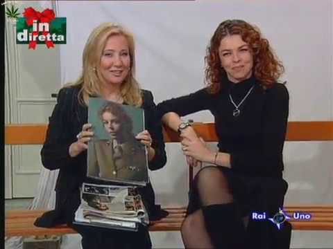 Paola Saluzzi  vita in diretta pantyhose