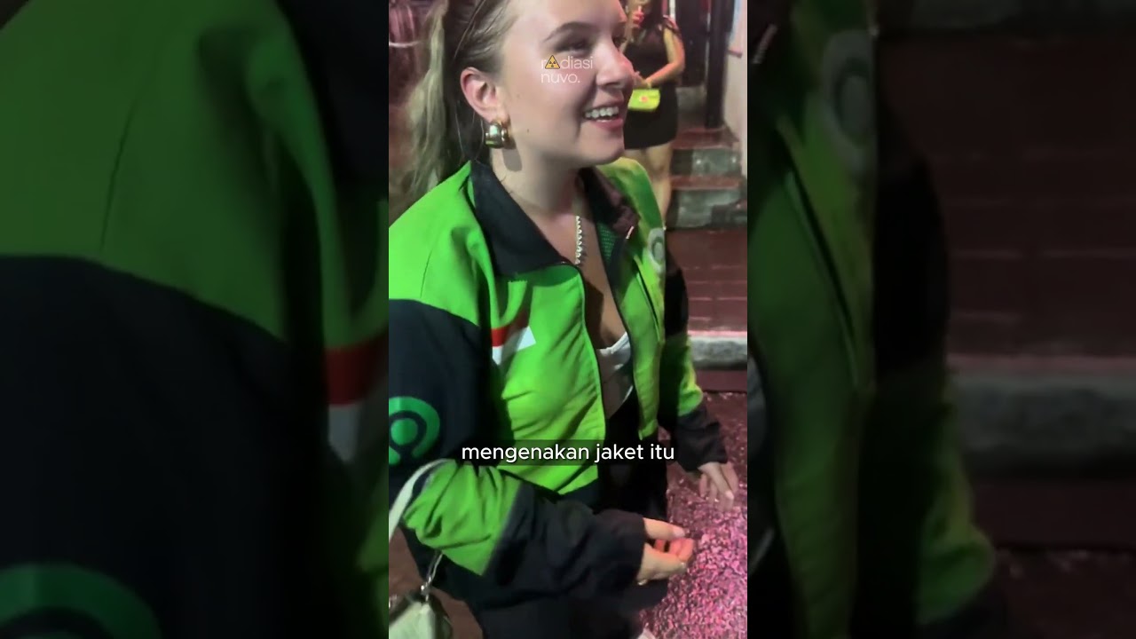 Para Bule di Indonesia Banyak Pakai Jaket OJOL #Shorts