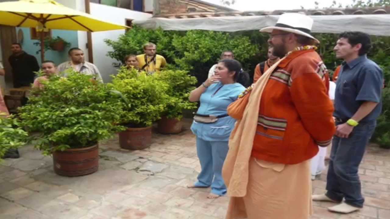 Paramadvaiti Swami. Hare Krishna Kirtan