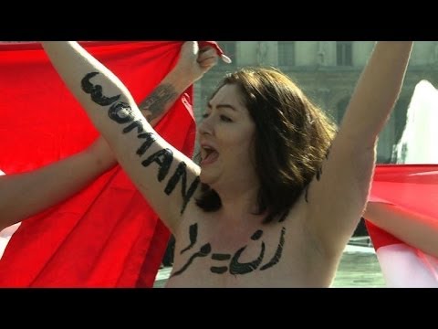 Paris: des femmes manifestent nues contre 