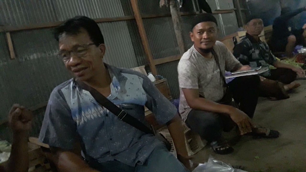 pasar subuh ampera kab.tanah bumbu simpang empat batu licin