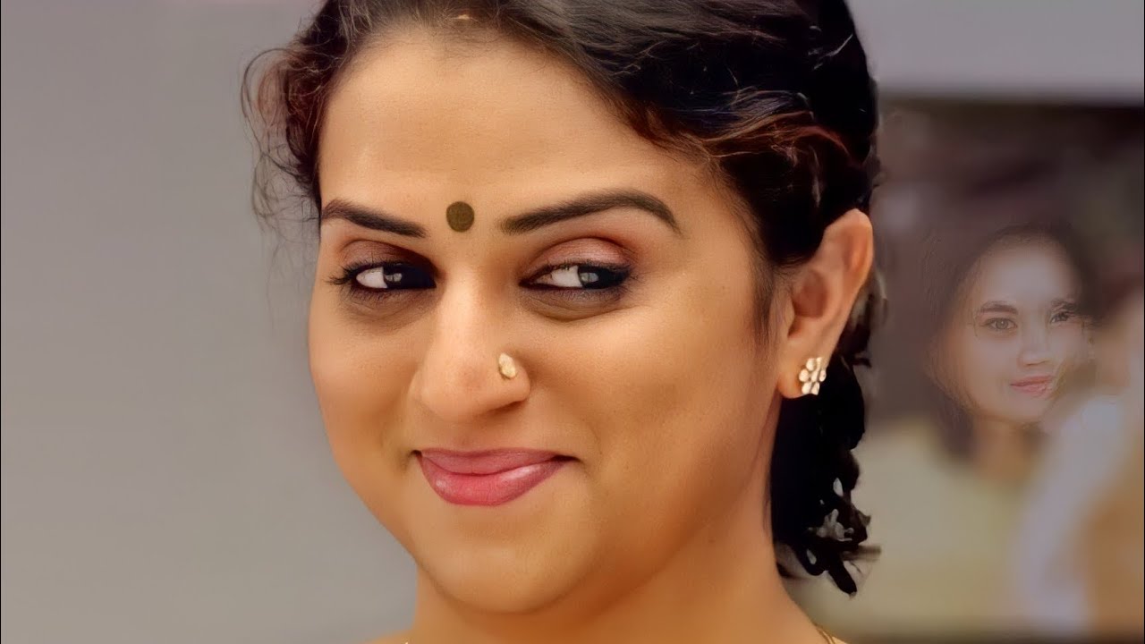 Pavitra Lokesh face closeup | vertical | close up face | tamil actress hot  | Telugu tv aunty hot