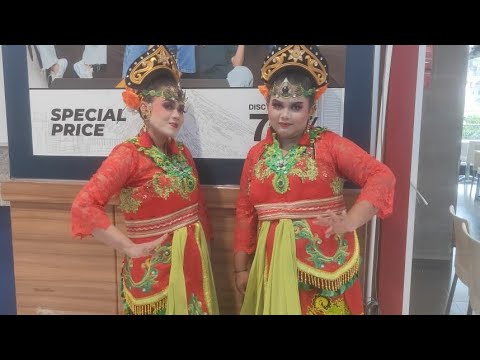 PEMBUKAAN EVENT BATIK (TARI KEMBANG GOYANG)