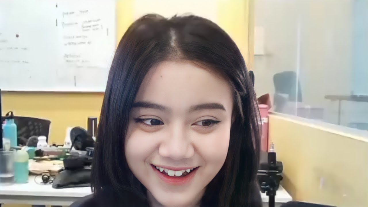 Penampakan Paha Kayess 🤤 Saat Streaming Nimo