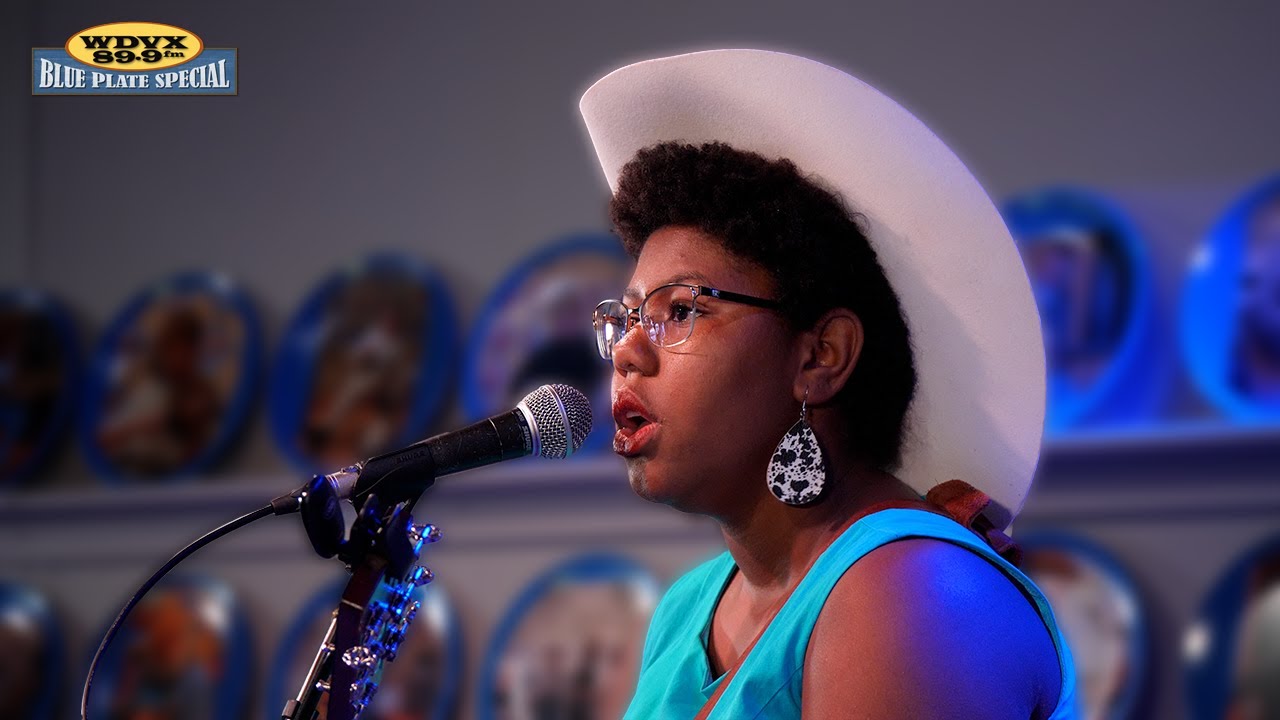 Phoebe White - I'd Rather Be A Cowgirl | WDVX Blue Plate Special