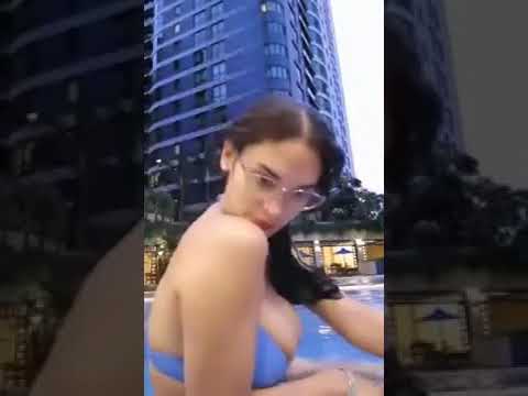Pia Wurtzbach nip slip yummy