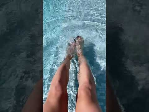 pies de Mariana Rodríguez Cantu