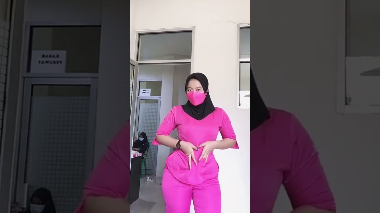 Pink #short #viral #perawat#ceweksexy