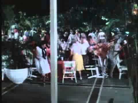 Piranha II: The Spawning (1981) - Beach Attack
