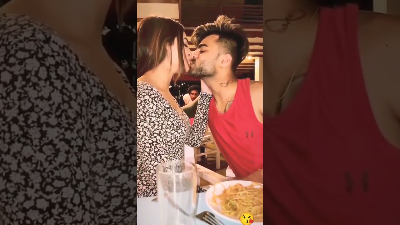 piumi hansamali kissing video😘piumi hansamali new kiss..piyumi  hansamali kissing #short #kiss