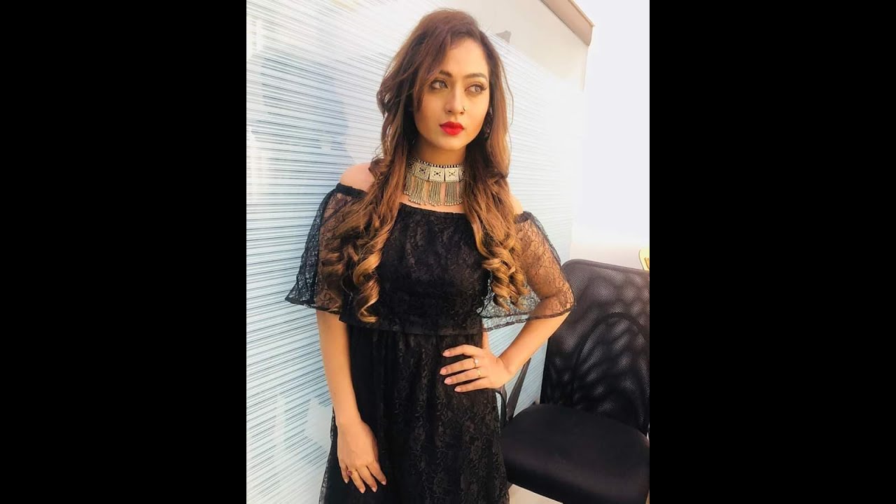 Piyali P Munsi Hot Look Letest What's App Stutas