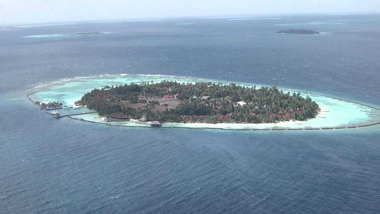 Plane Landing in Maldives 2013 (Male' Airport)