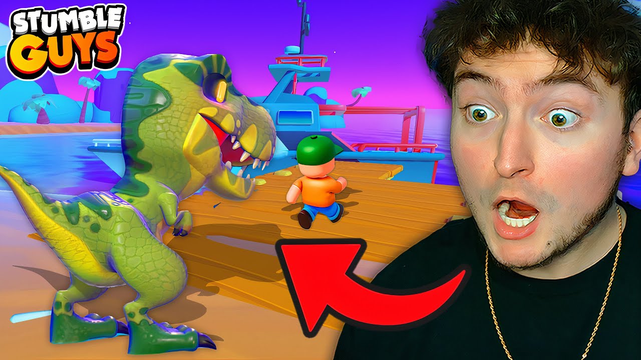 Playing NEW Jurassic Park Map in Stumble Guys!
