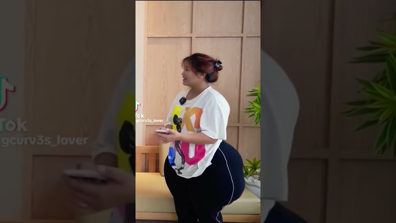 Plus Size Female Fashion Wide Hips Outfit Idea