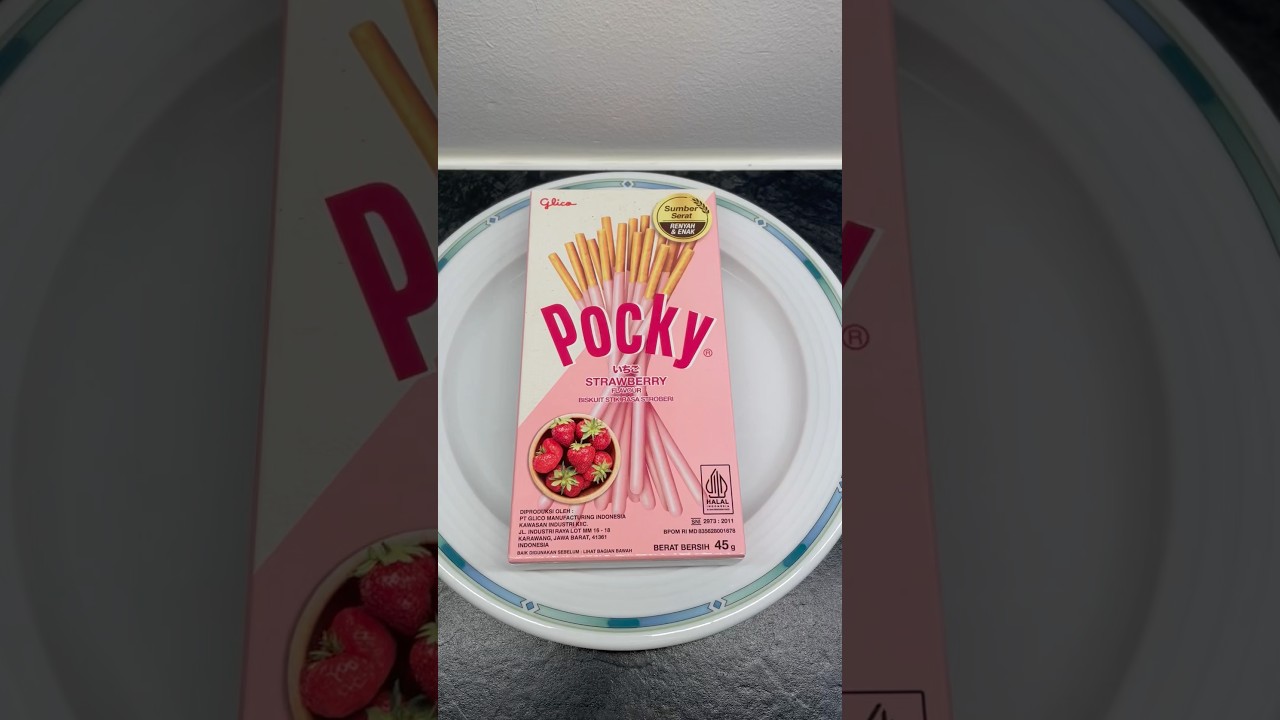 Pocky Strawberry Biscuit Sticks