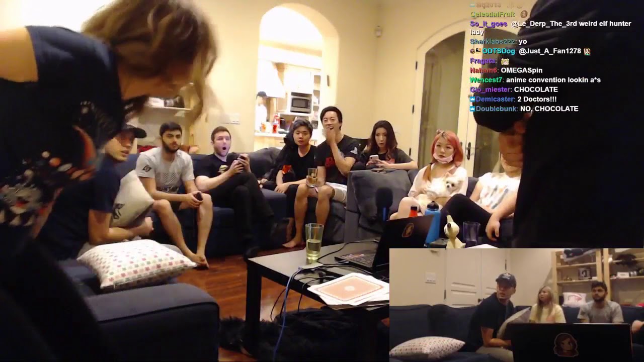Pokimane bends over