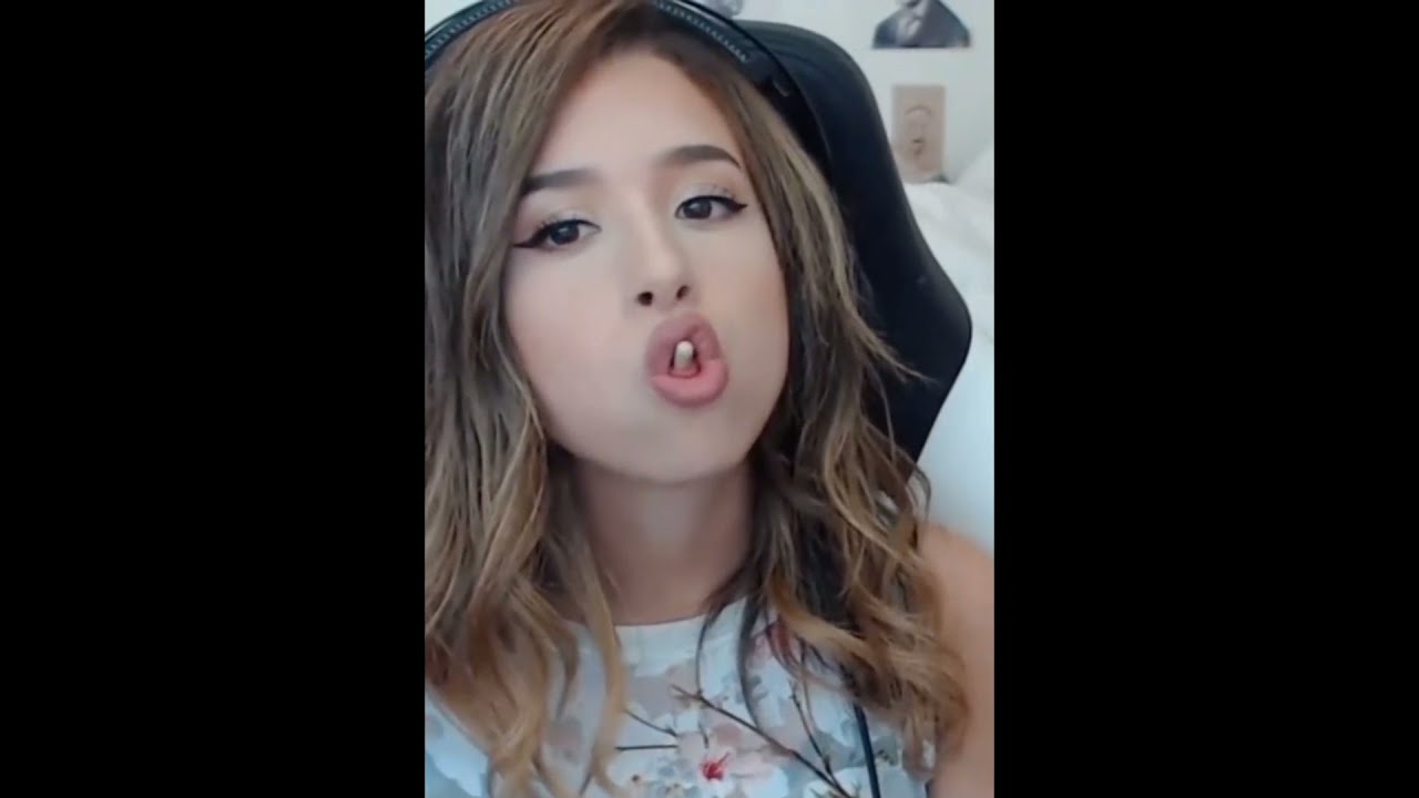 Pokimane opening her mouth everytime 🤤🤤🥵🥵🔥🔥⚠️⚠️