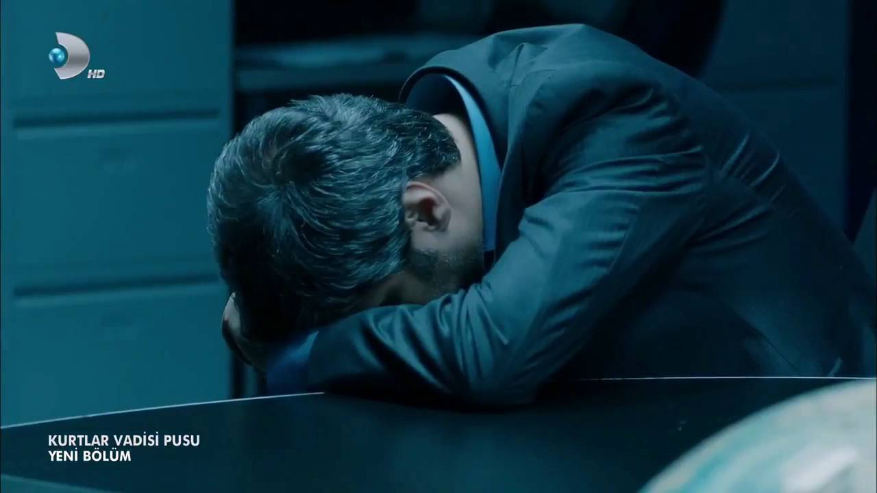 Polat Alemdar Elini Masaya Vurur! FULL HD
