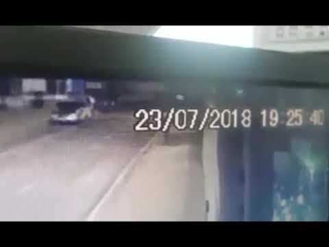 Polícia divulga vídeo do momento da abordagem a casal feito refém em Arapongas