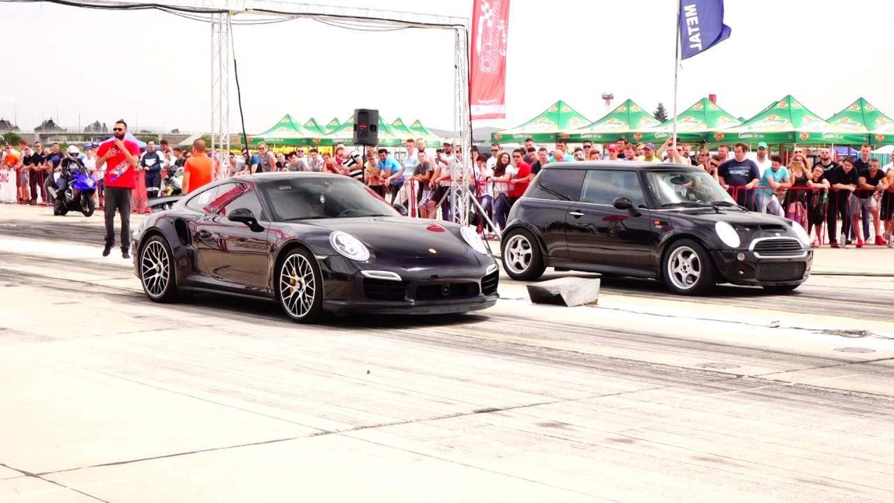 Porsche 911 TURBO S vs Mini Cooper 1.6 TURBO 380HP