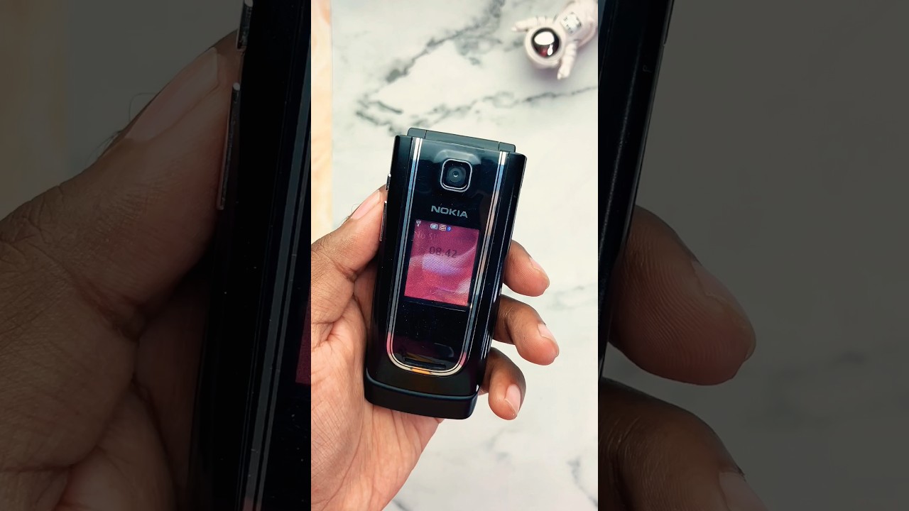 POV: Using an 18 Year Old Nokia Dual Screen Flip Phone...