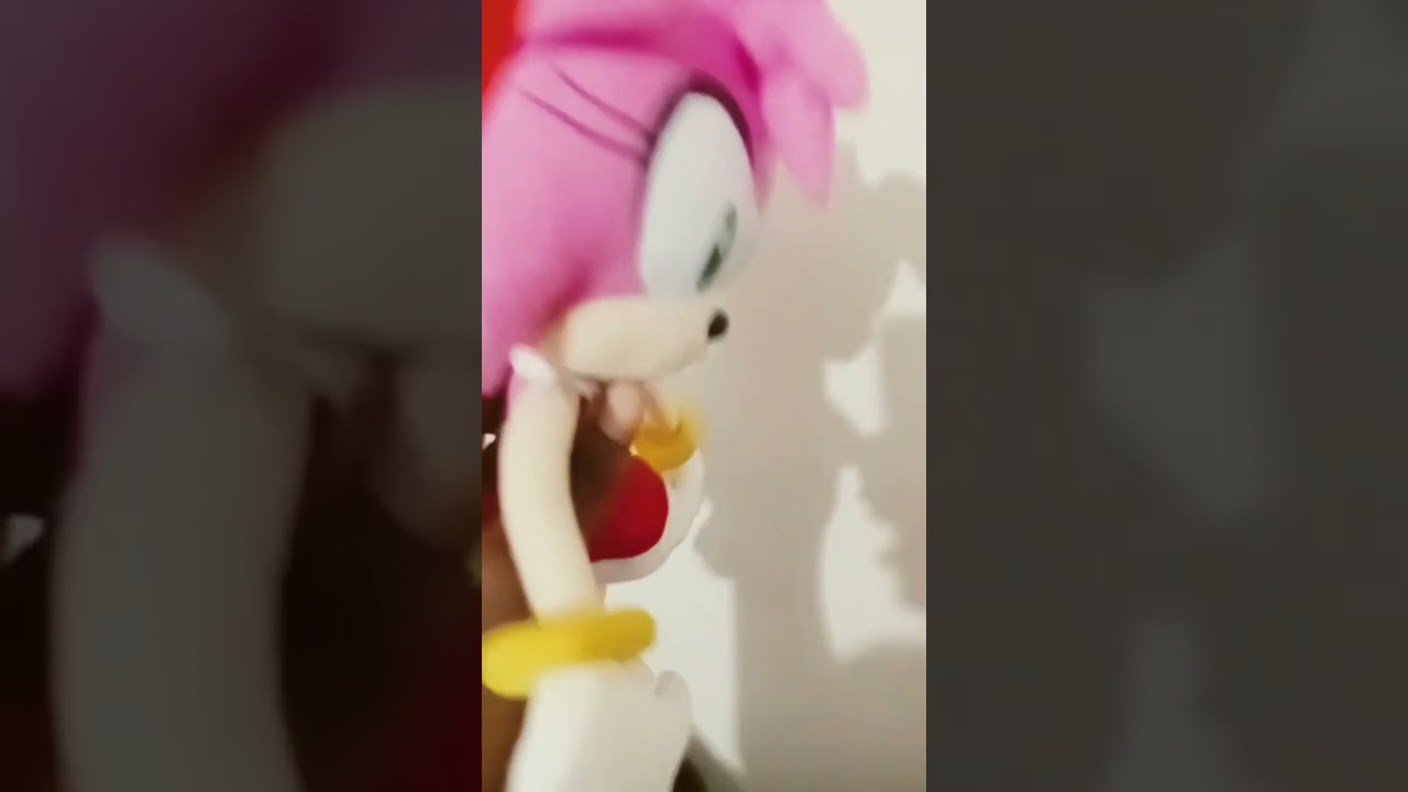 pov:sonic looks at amy #haveitoldyoulatelythatiloveyou #whydidntmyexcomeback