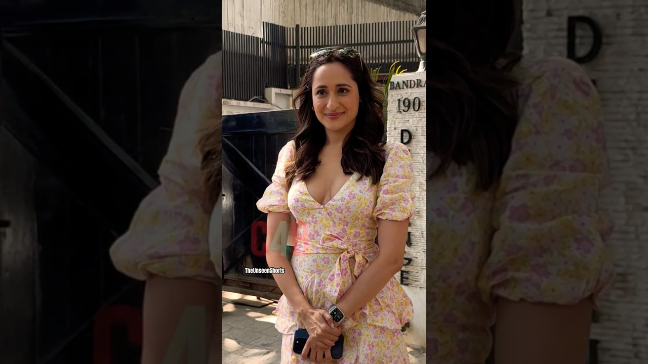 Pragya Jaiswal looks so stunning🔥😍in her summer dress|#pragyajaiswal|The Unseen Shorts #bollywood