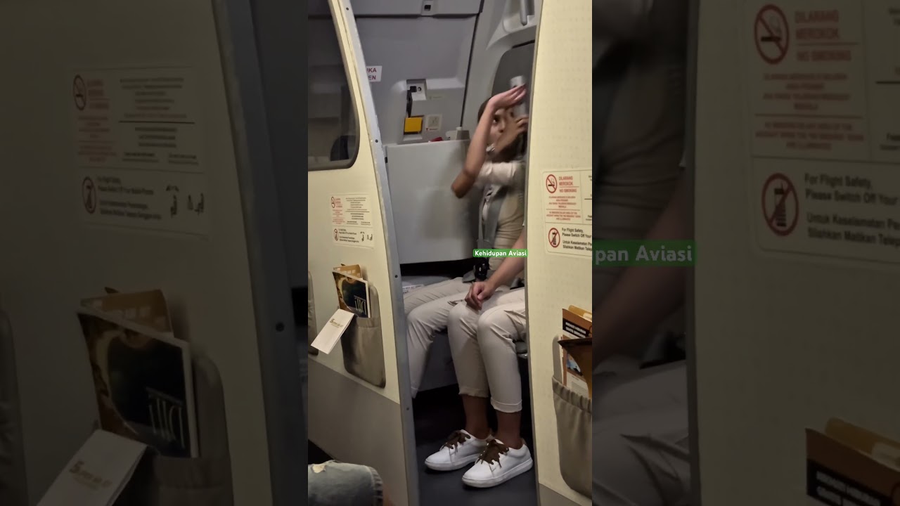 Pramugari Cantik senior Super Air Jet berbicara menggunakan PA 🥰#flightattendant #travel #airport