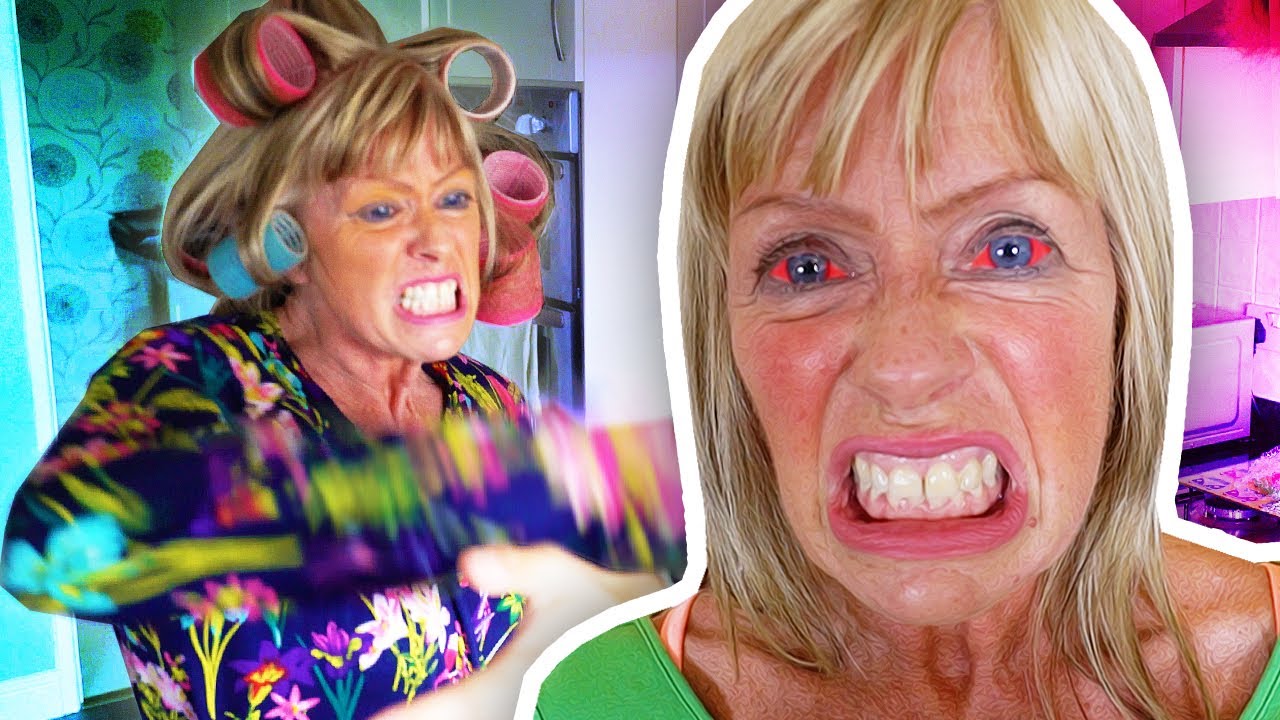 PRANKING MY MOM 15 TIMES IN ONE VIDEO!! *PRANK WARS*