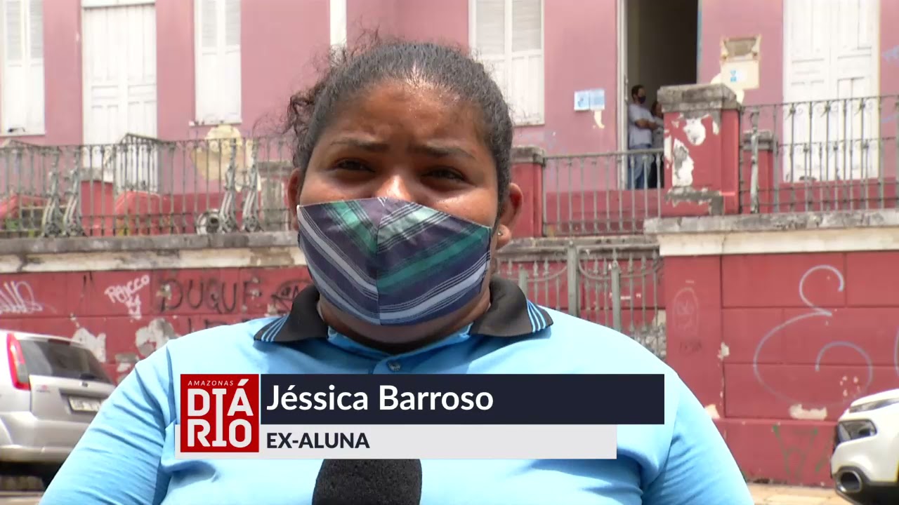 Prédio da escola Saldanha Marinho é abandonado no Centro de Manaus