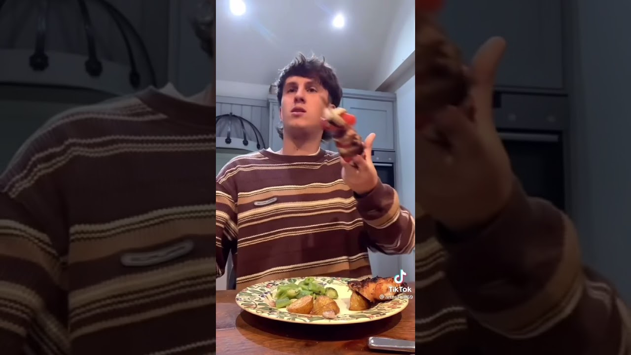 Pretending to be Voldemort at the dinner table #shorts
