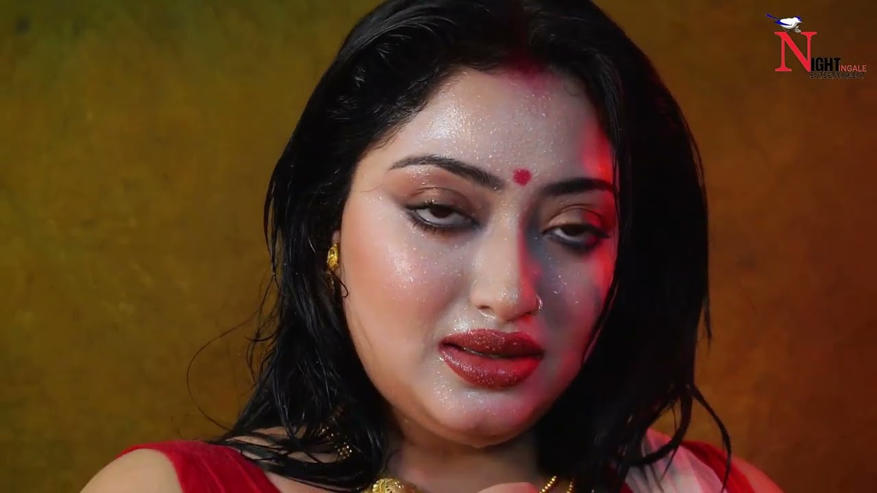 Priti | White Cotton Saree with Jewellery | Wet look | Saree Sundori | Bong Saree Fashion |