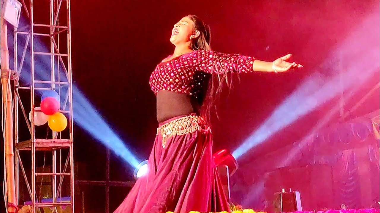Pucho Jara Pucho || Hindi Songs || Dance Video || Miss Misti || Indian Dance Group