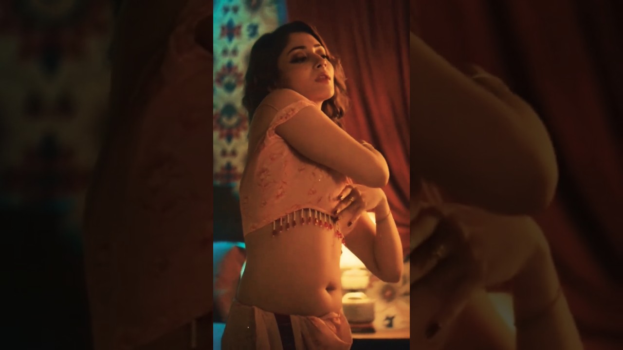 Puja Cherry hot navel(Black Money web series)
