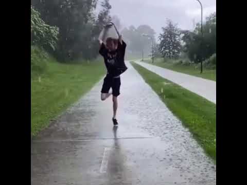 pus*y poppin in the rain