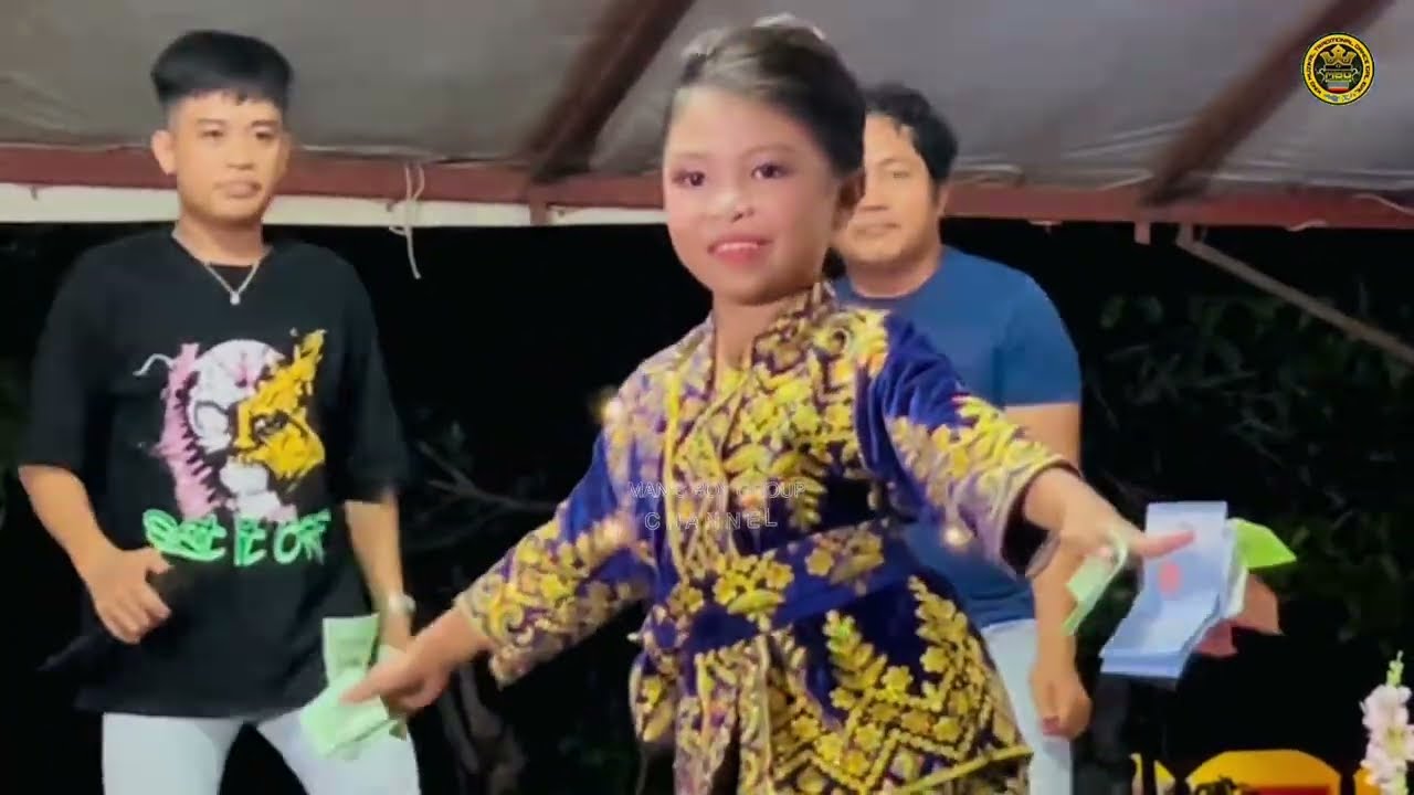 PUTRI PENARI - MANS BOY GROUP-TARIAN SANGGALE GABBANG