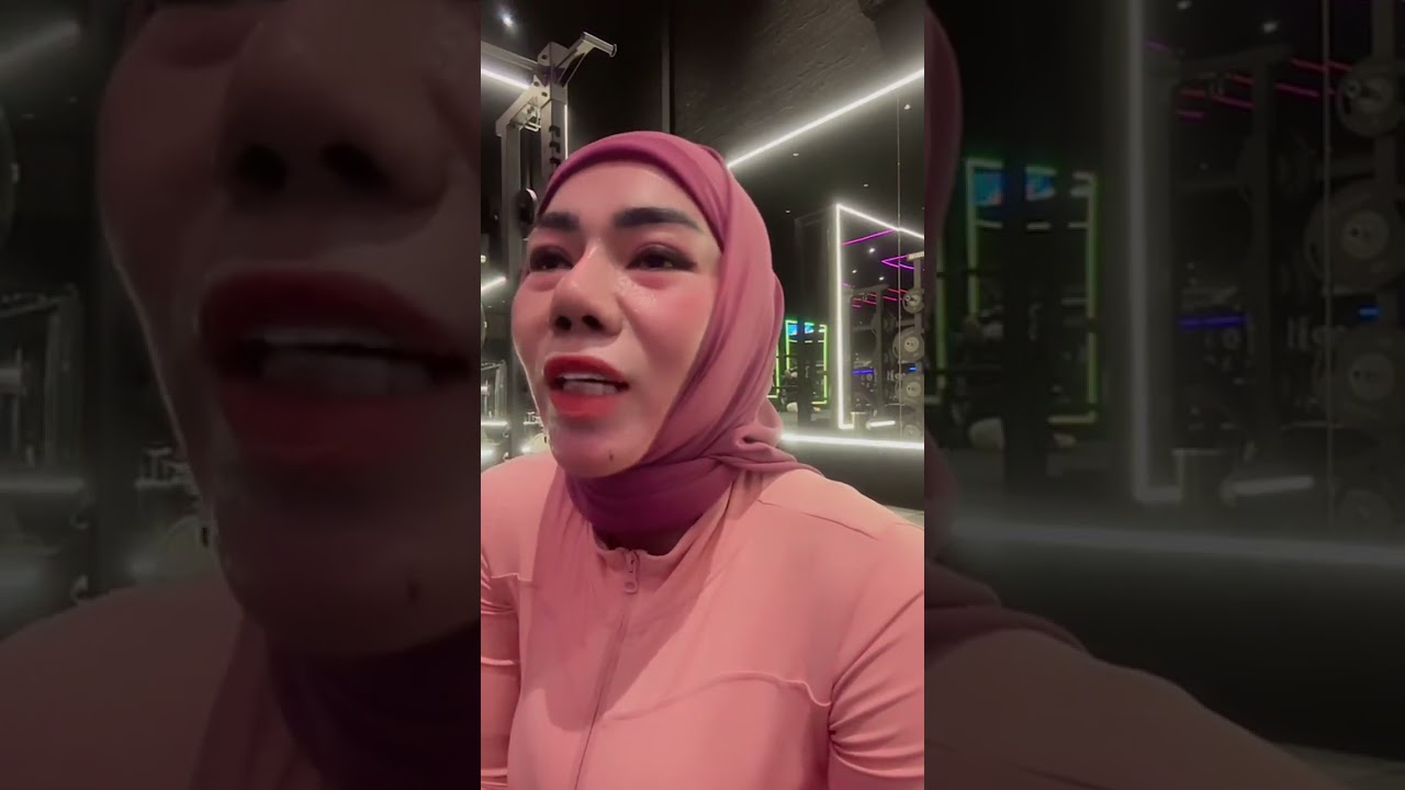 putri_irawan06 live gym hot abis